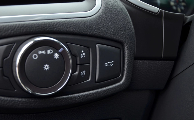 Ford S-Max cena 94889 przebieg: 133000, rok produkcji 2019 z Janów Lubelski małe 277